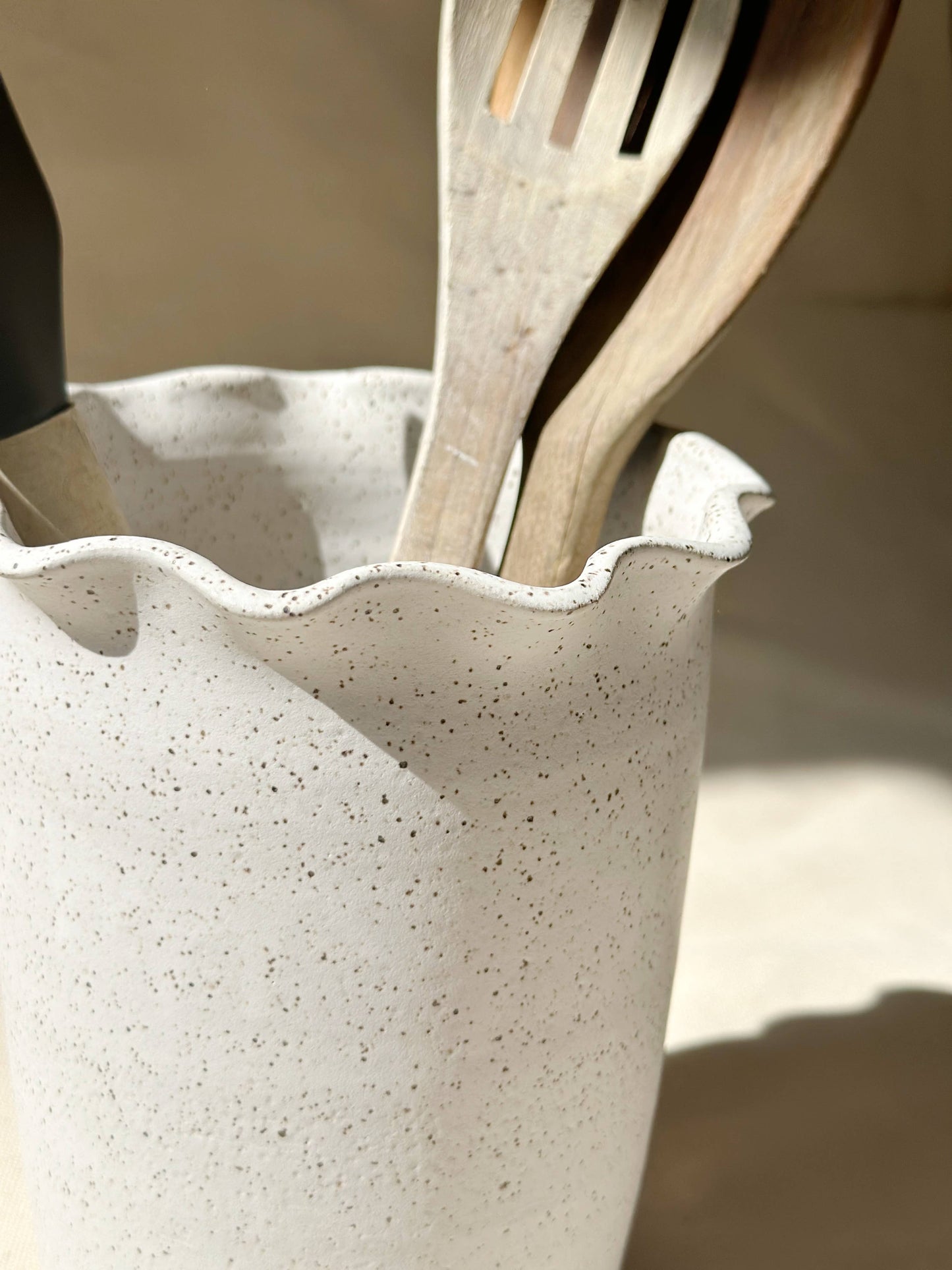 Ruffle Ceramic Utensil Crock