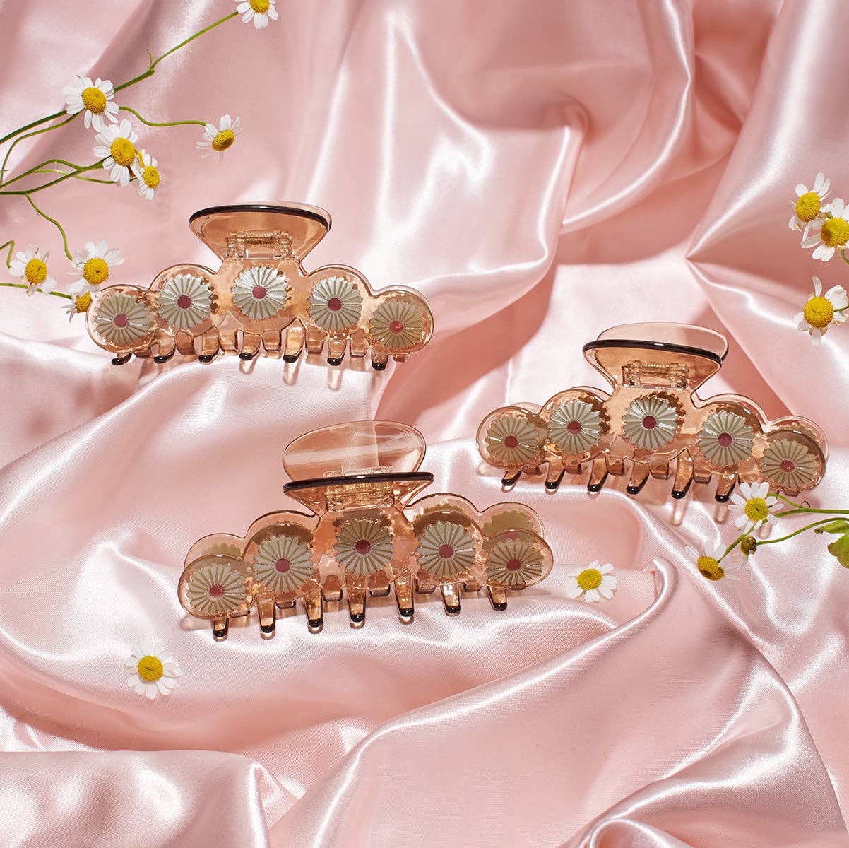 Eclipta Daisy Flower XL Hair Claw  in Clear Brown Acetate