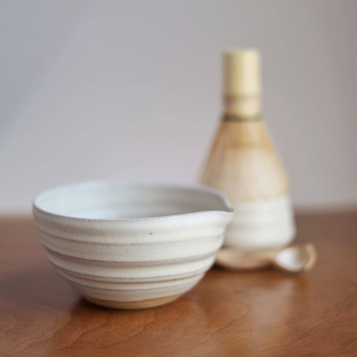 Large Pouring Bowl in Cream
