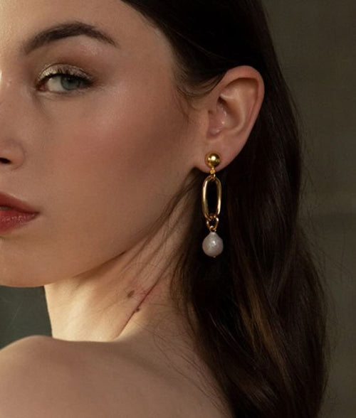 Bella Pearl Stud Earrings