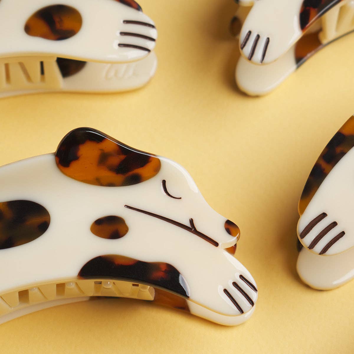 Tortie Puppy Dog Hair Claw in Cream and Tortoise Acetate