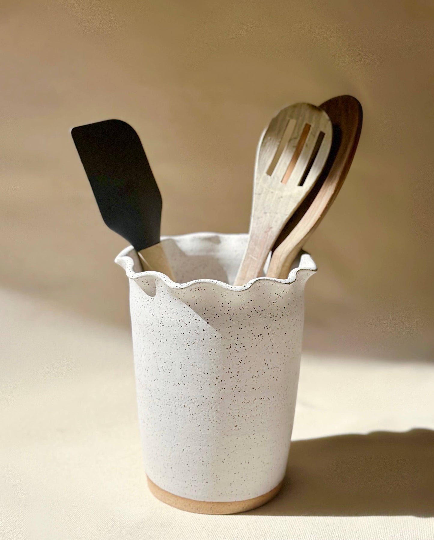 Ruffle Ceramic Utensil Crock